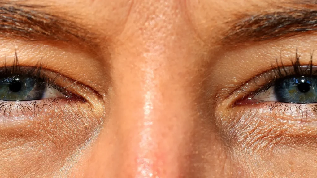 eyelash extensions cons