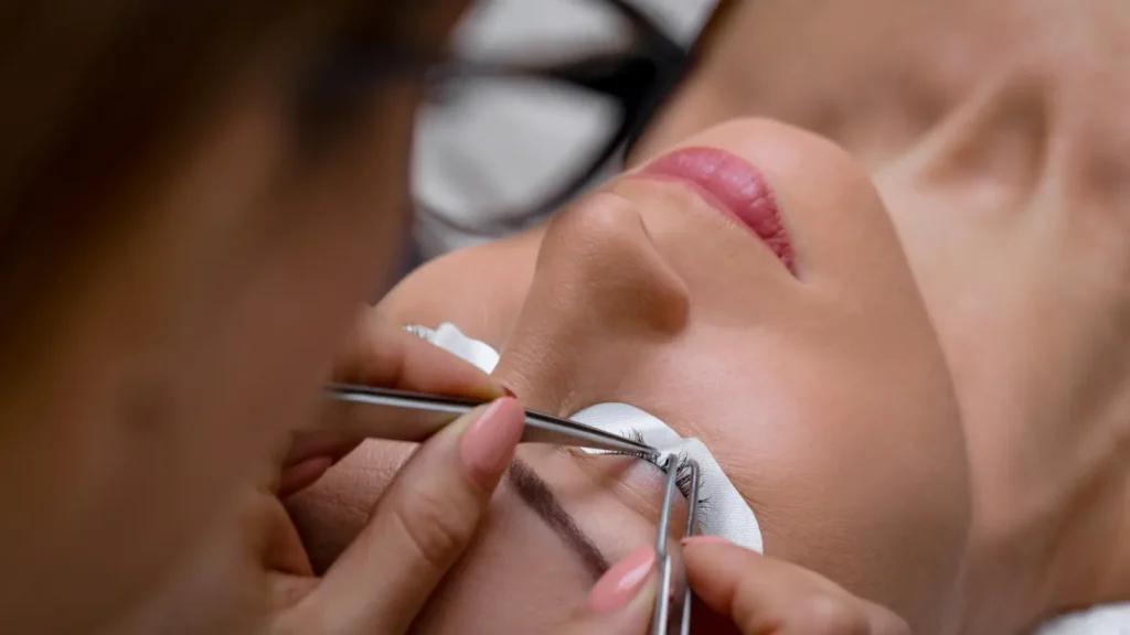 how to apply eyelash extensions